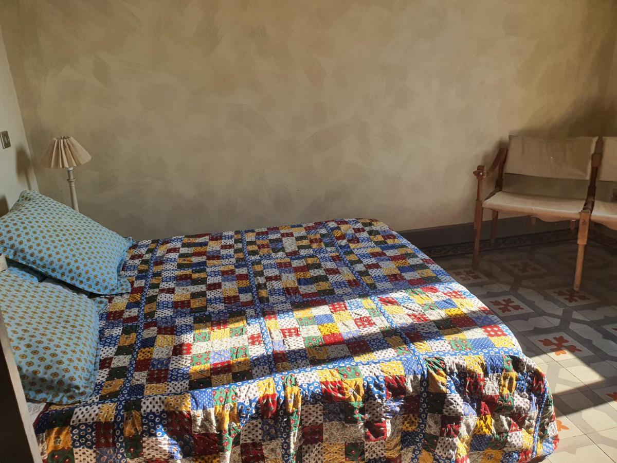 ホテル Manoir En Crau アルル エクステリア 写真